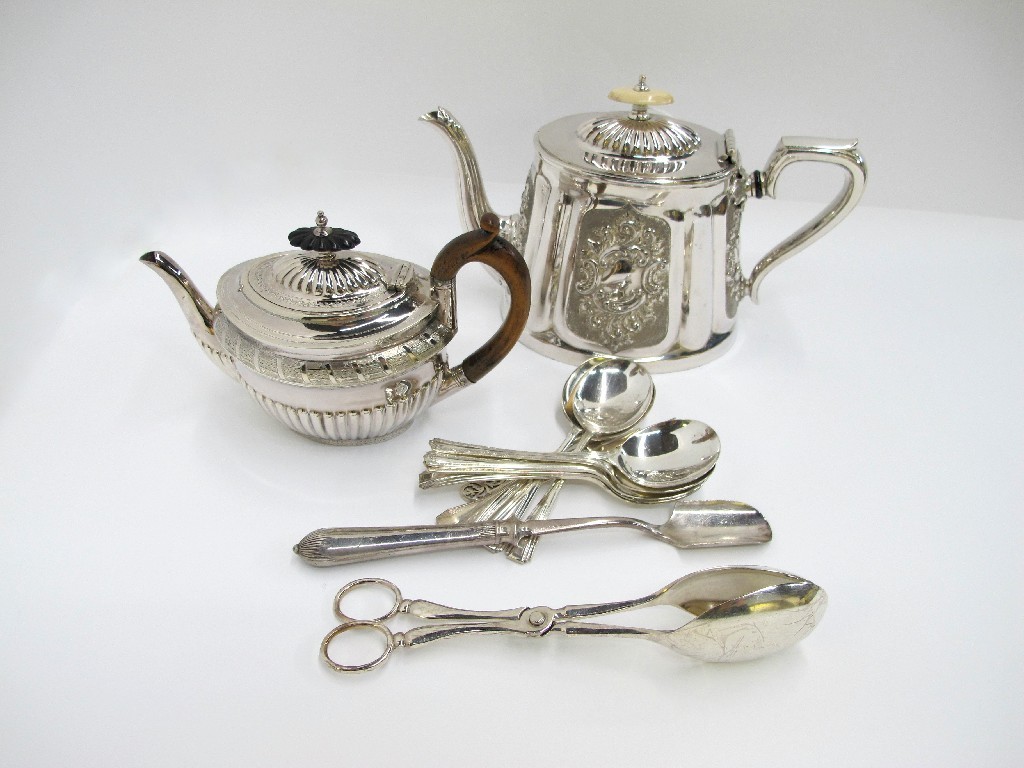 Appraisal: A tray lot of EP - two teapots and some