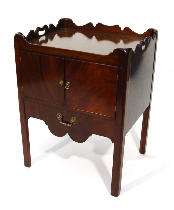 Appraisal: Good quality reproduction mahogany night stand with gallery top above