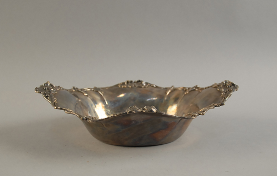 Appraisal: A Wallace Sterling Bowl oblong in the Art Nouveau design