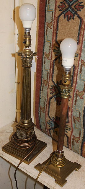 Appraisal: A BRASS TABLE LAMP of fluted Corinthian column form on