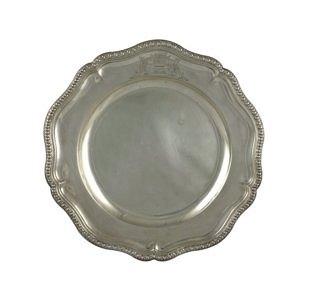 Appraisal: A George III dinner plate of shaped outline with egg