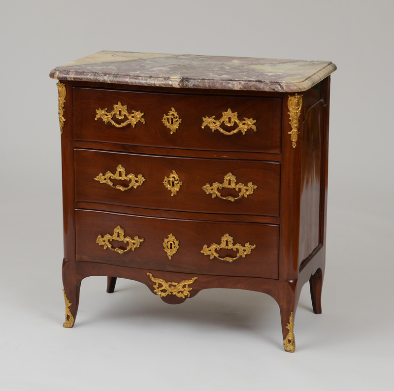 Appraisal: EARLY LOUIS XV ORMOLU-MOUNTED MAHOGANY PETITE COMMODE With a molded