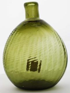 Appraisal: th c pattern-molded Pitkin-type half pint flask rib swirled to