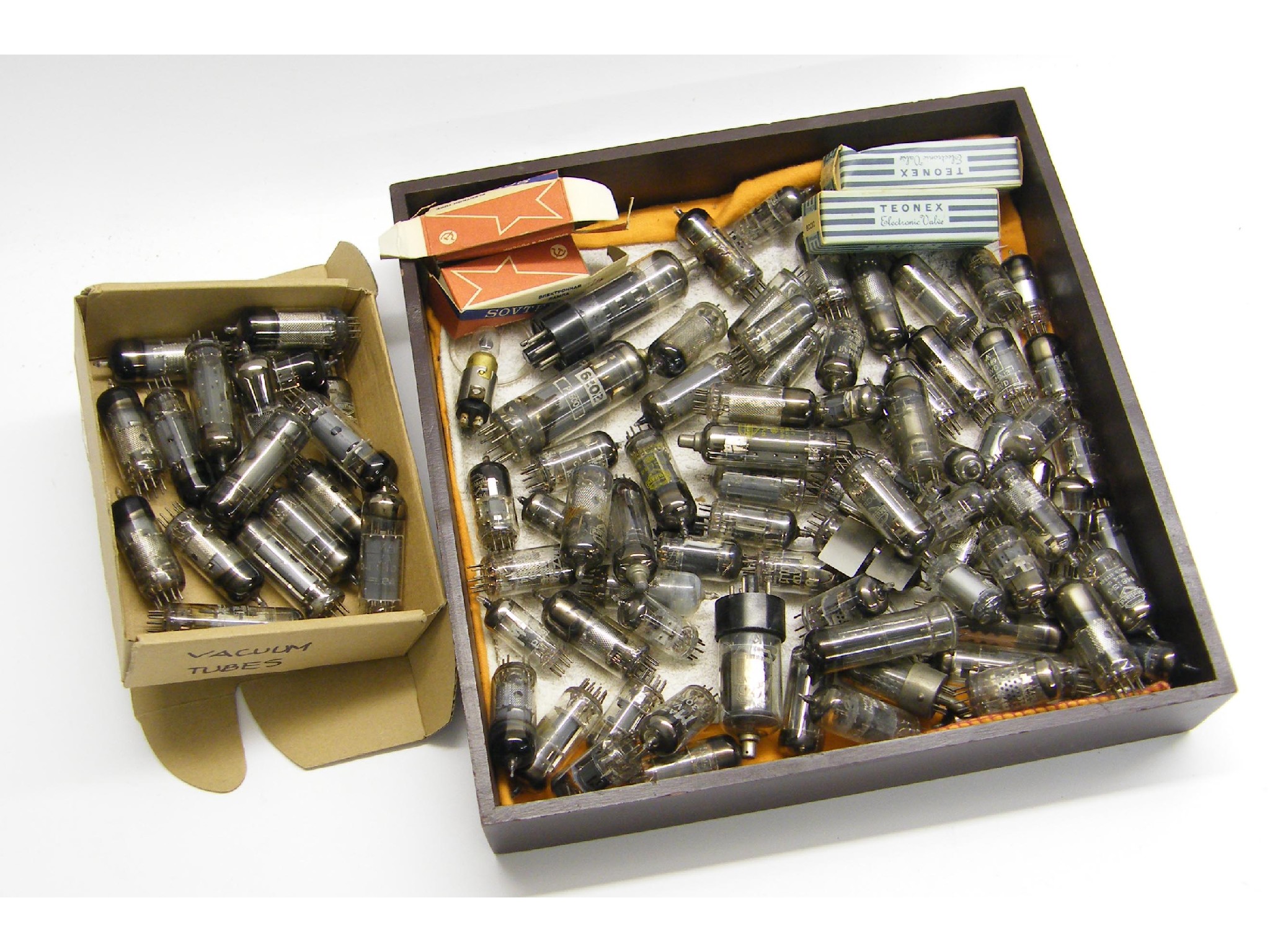 Appraisal: Large quantity of glass amplifier valves including Mullard Brimab Ferranti