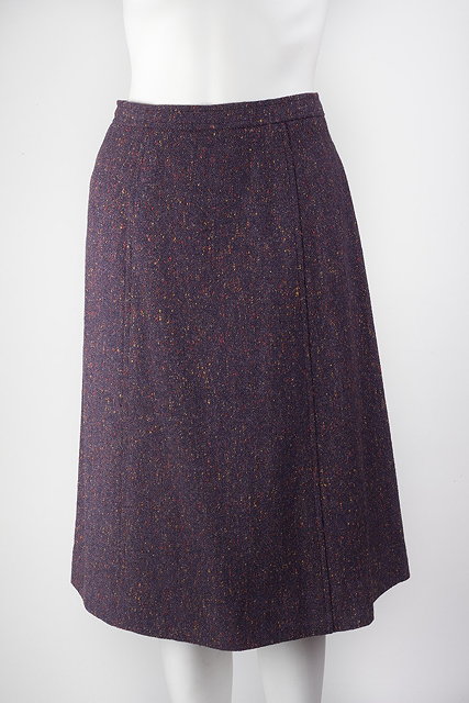 Appraisal: An Yves Saint Laurent purple wool skirt with zip fastening