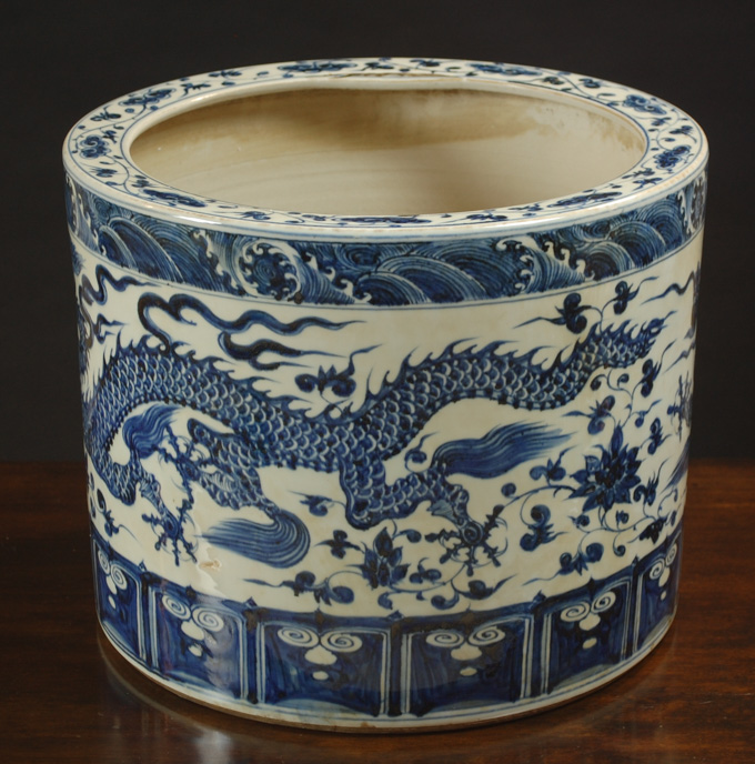 Appraisal: CHINESE MING STYLE PORCELAIN CENSOR having a blue and white