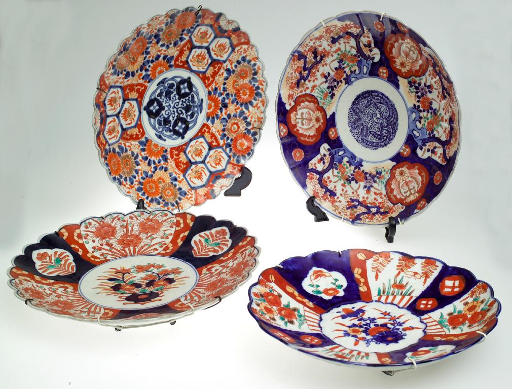 Appraisal: IMARI CHARGER LATE th CENTURY with scalloped rim the well