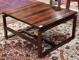 Appraisal: Mid Century modern rosewood coffee table Mid Century modern rosewood