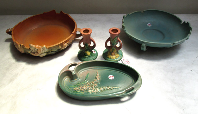 Appraisal: FIVE ROSEVILLE ART POTTERY PIECES Magnolia bowl - c L