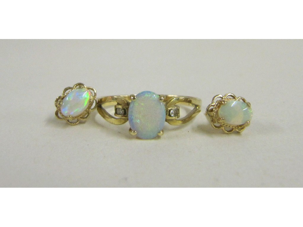 Appraisal: Lot comprising a ct gold opal and diamond set dress