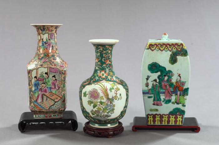 Appraisal: Group of Three Oriental Porcelain Vases fourth quarter th century