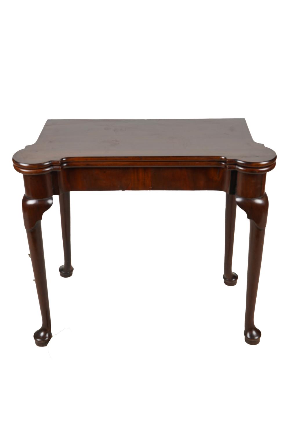 Appraisal: GEORGIAN STYLE FLIP TOP GAME TABLEmahogany felt lined Condition with