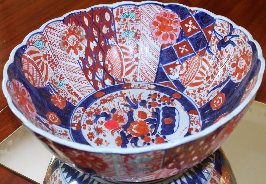 Appraisal: A Japanese Imari punchbowl in the basket pattern Meiji period