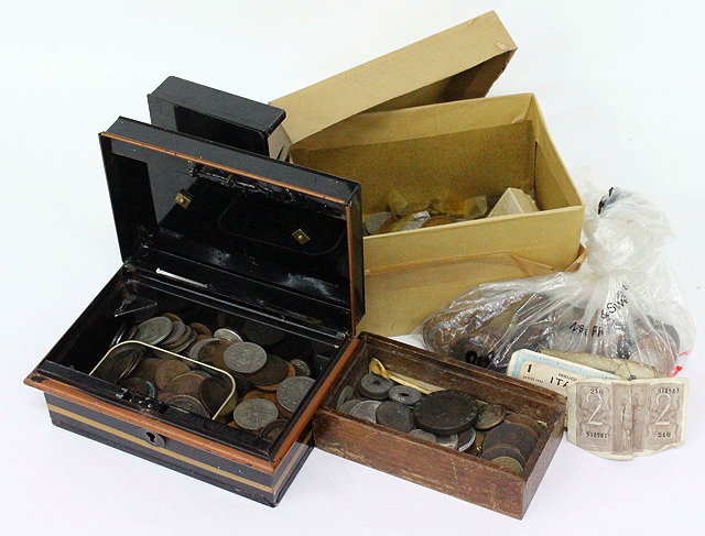 Appraisal: A SMALL COLLECTION OF COINS AND EUROPEAN BANK NOTES including