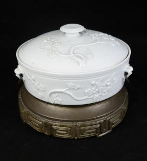 Appraisal: Chinese Blanc de Chine Bowl Chinese blanc de chine covered