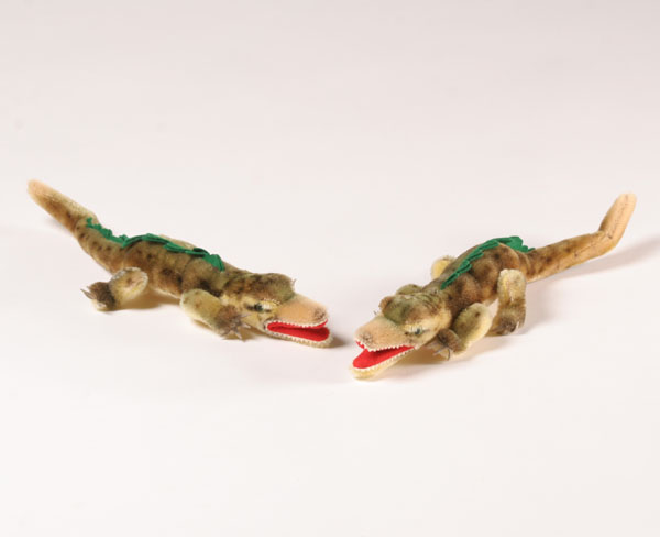 Appraisal: Pair vintage Steiff alligators Gaty long Paper tags Very good