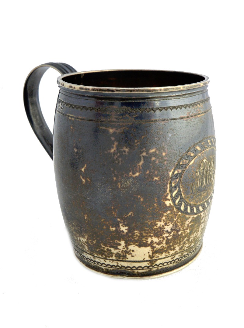 Appraisal: A George III silver christening mug of barrel shaped form