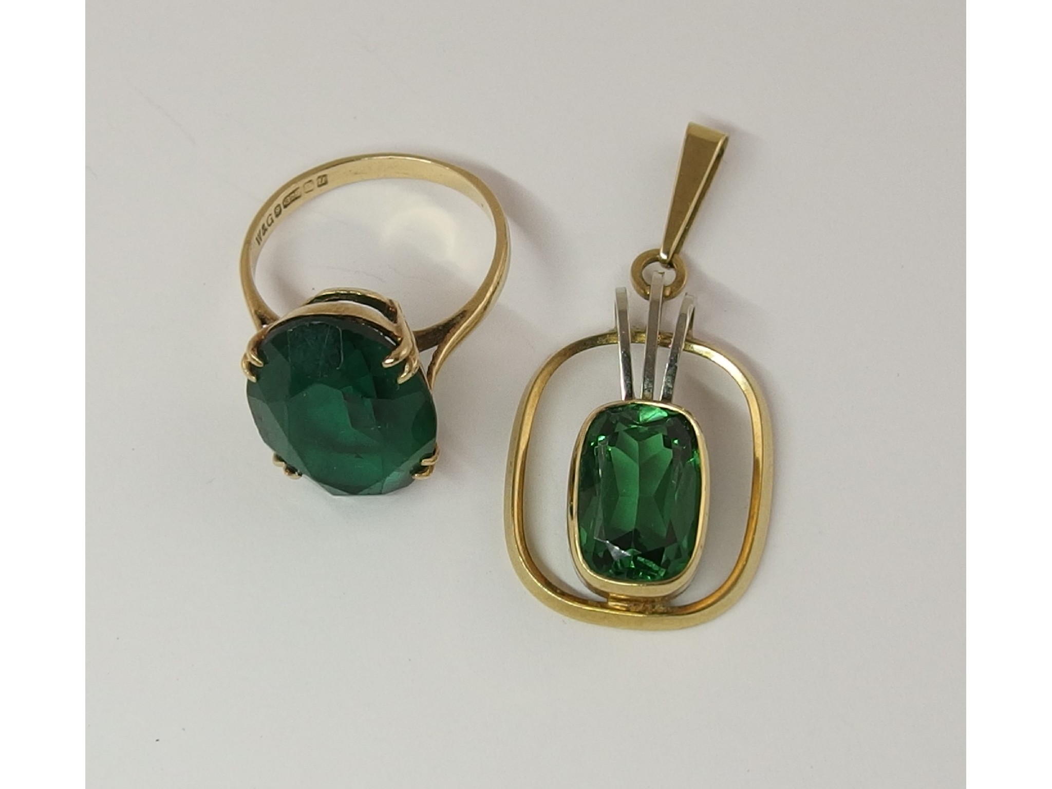 Appraisal: A ct green gem set pendant and ring