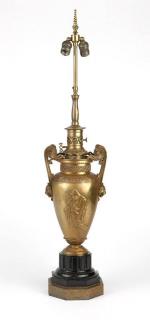 Appraisal: An American urn Circa the twisted finial over a two-light