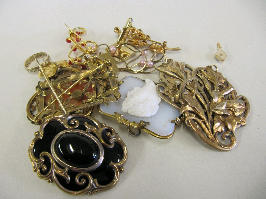 Appraisal: Lot comprising two cameo brooches gilt metal flower pendants cuff