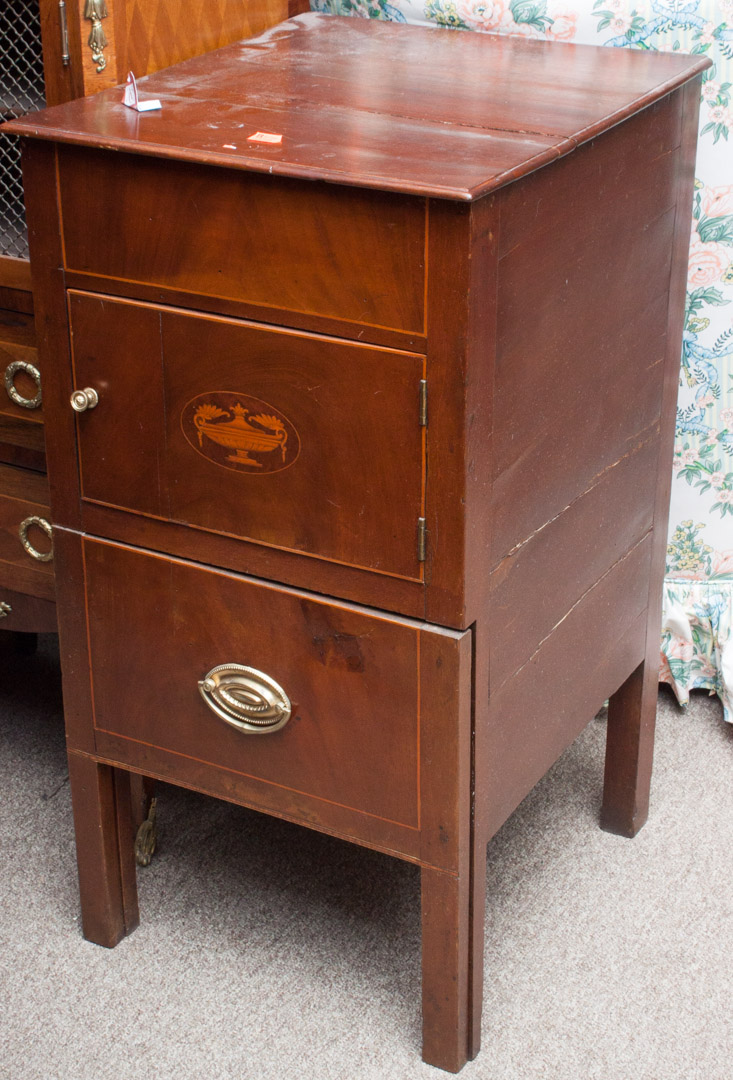 Appraisal: Mahogany commode