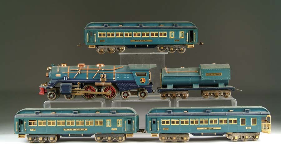 Appraisal: LIONEL STANDARD GAUGE BLUE COMET SET Lot includes E locomotive