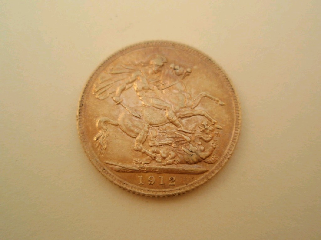 Appraisal: A George V gold sovereign