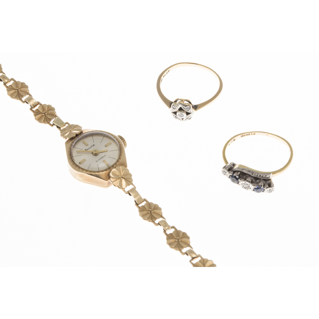 Appraisal: ACCURIST - A lady's ct gold wrist watch the circular