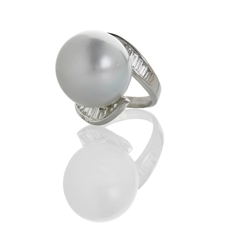 Appraisal: LARGE WHITE SOUTH SEA PEARL DIAMOND PLATINUM RING Condition Report