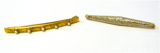 Appraisal: JEWELRY Filigree bar pin platinum topped K yellow gold back