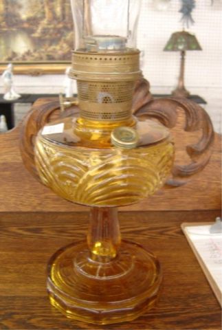 Appraisal: LINCOLN DRAPE ALADDIN OIL LAMP