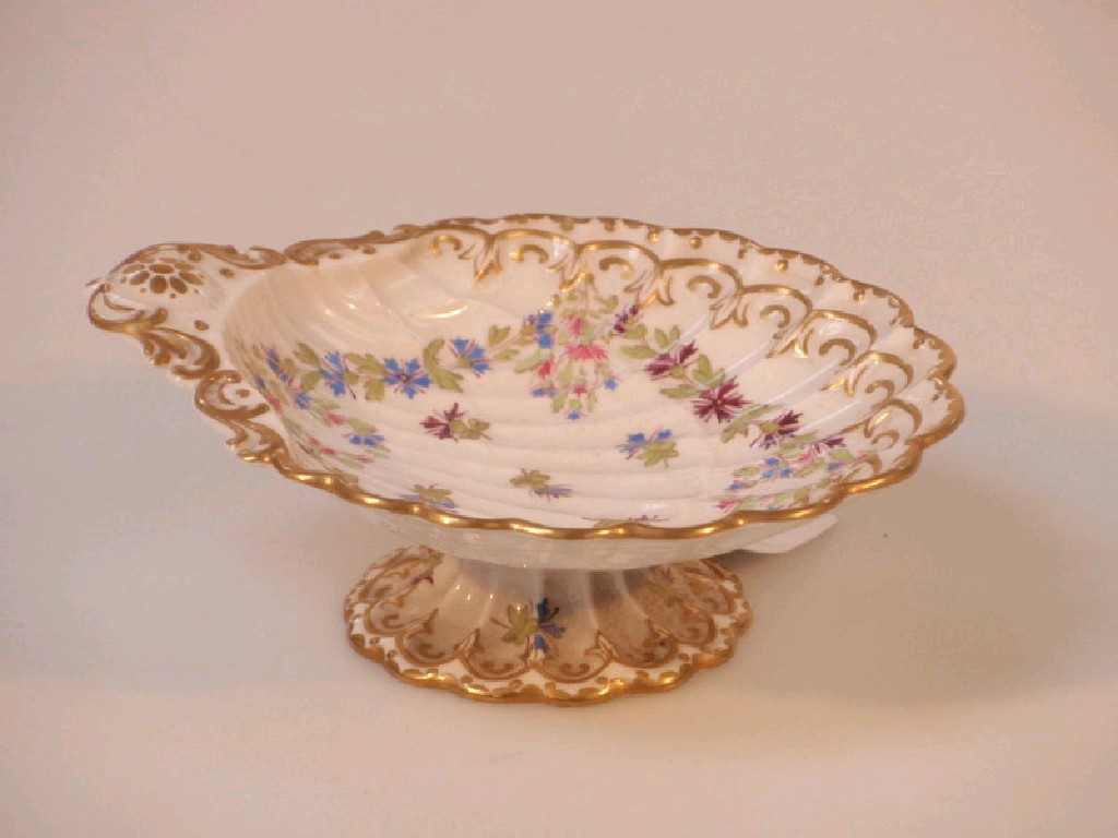 Appraisal: An early thC English porcelain shell moulded pin tray painted