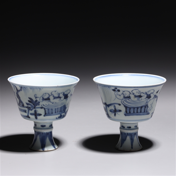 Appraisal: Pair of blue and white Chinese porcelain wine cups with