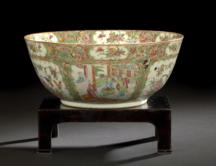 Appraisal: Good Large Chinese Export Porcelain Punch Bowl Daoguang Reign -