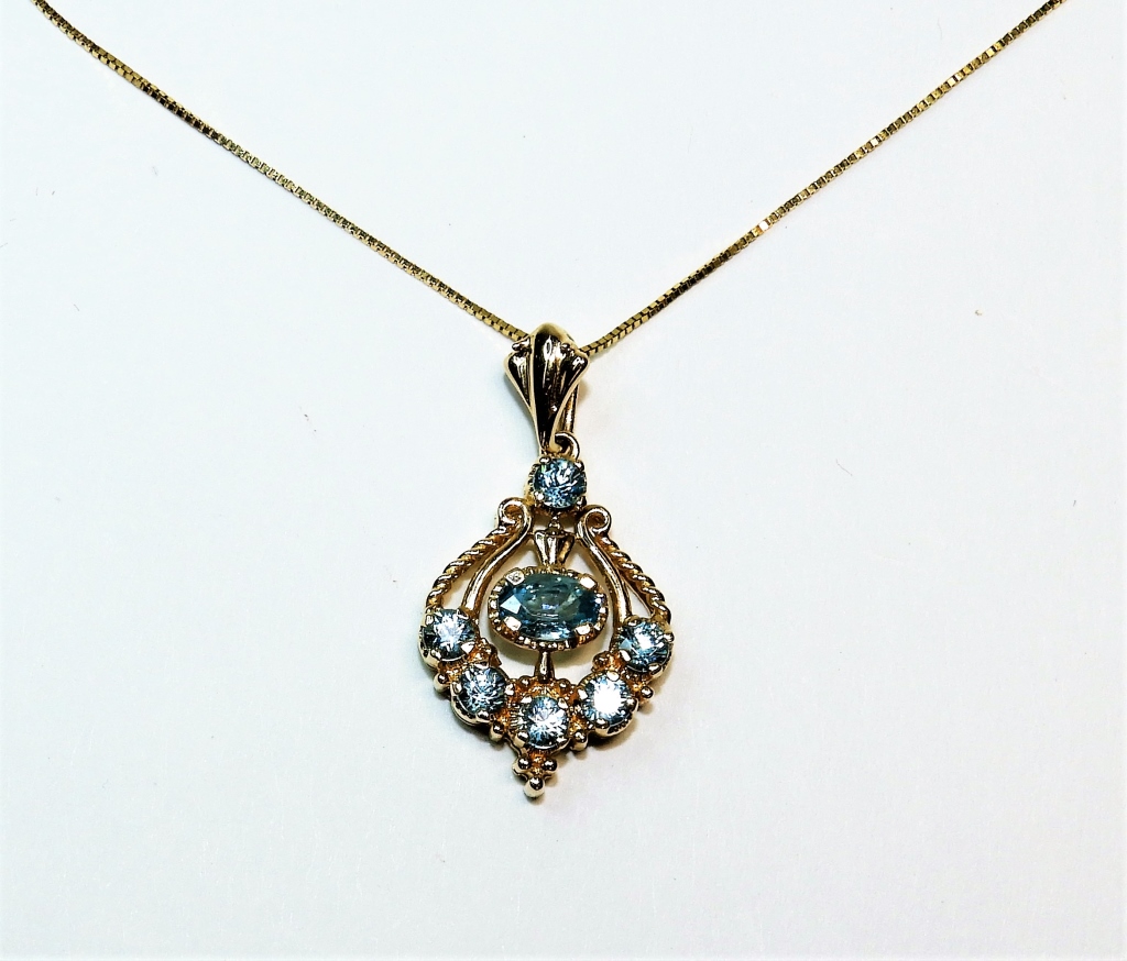 Appraisal: K YELLOW GOLD TOPAZ STONE PENDANT NECKLACE China th CenturyFine