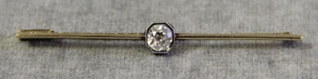 Appraisal: JEWELRY Solitaire Diamond and Gold Bar Pin kt yellow gold