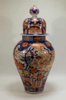 Appraisal: LG Japanese C Imari Porcelain Covered Vase JAPAN TH CENTURY