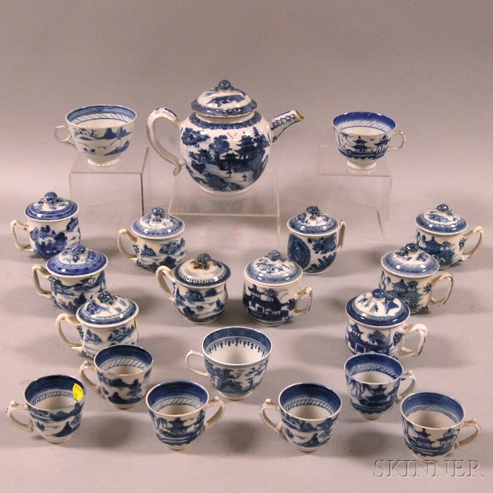 Appraisal: Twenty Pieces of Blue and White Chinese Export Porcelain ten