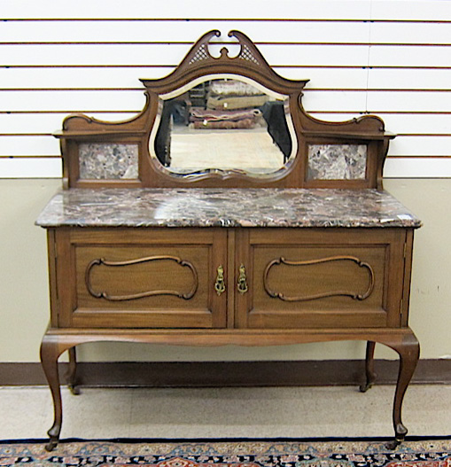 Appraisal: VICTORIAN MAHOGANY MARBLE-TOP WASHSTAND J T Scott cabinet maker Edinburgh