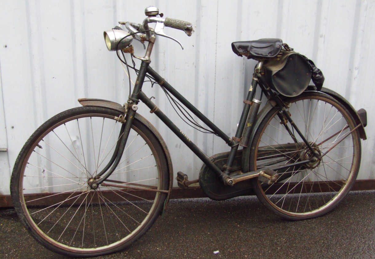 Appraisal: A gentleman's bygone Raleigh bike with High Tensile label to