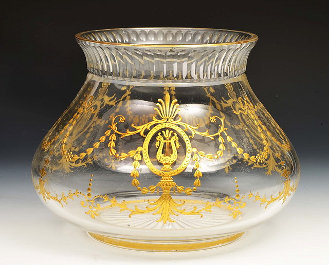 Appraisal: AN EDWARDIAN GLASS ROSE BOWL of ovoid form with gilded