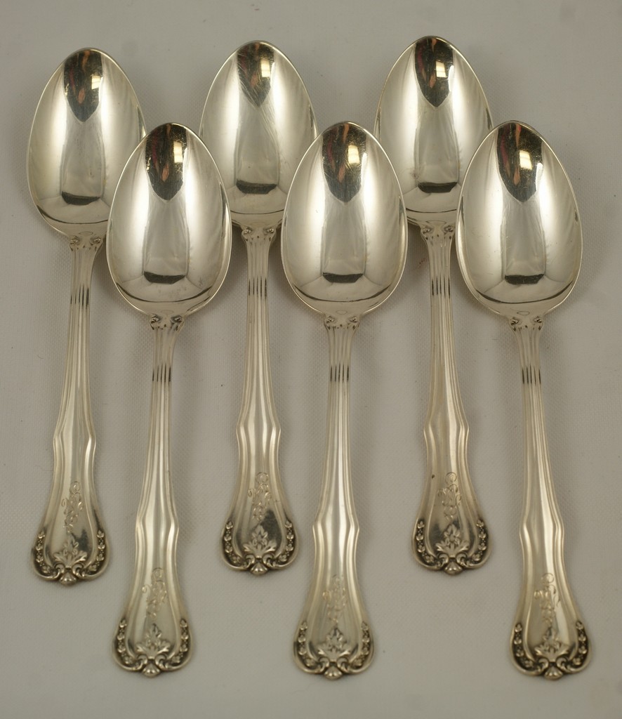 Appraisal: Reed Barton Devon pattern sterling silver teaspoons letter mono TO