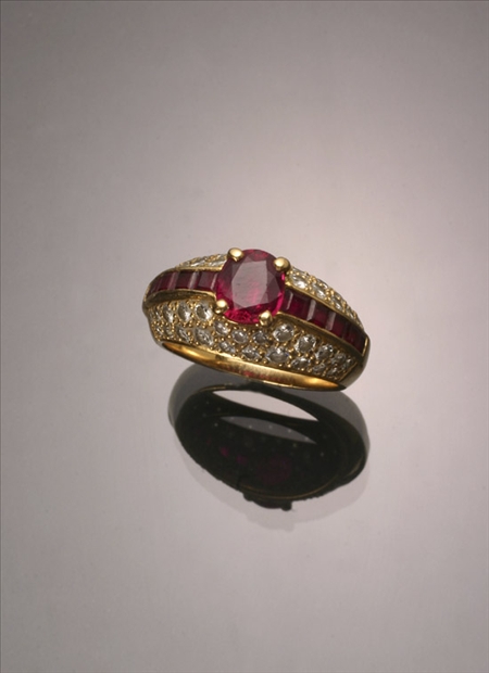 Appraisal: -Karat Yellow-Gold Ruby and Diamond Dinner Ring Oscar Heyman Brothers