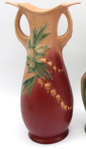 Appraisal: STRIKING AMERICAN ROSEVILLE ART POTTERY VASE - H in the