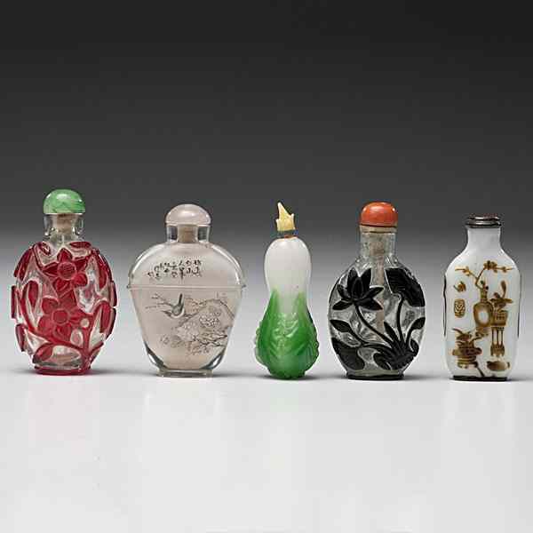 Appraisal: Chinese Snuff Bottles Chinese A group of five lidded snuff