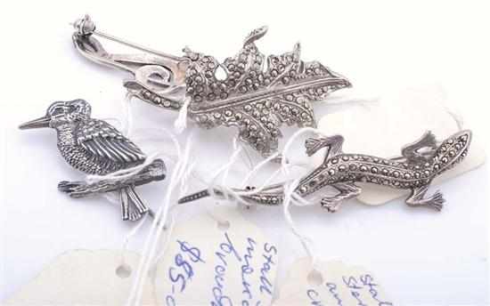 Appraisal: A COLLECTION OF SILVER JEWELLERY INCLUDING MARCASITE BROOCHES