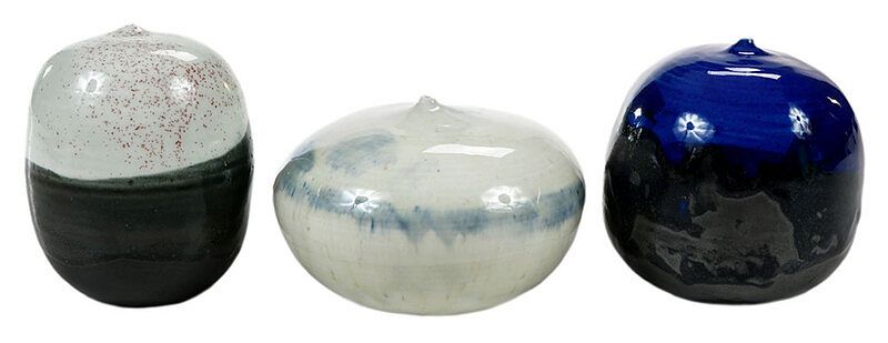 Appraisal: Toshiko Takaezu Hawaii - three closed form ceramic pots with