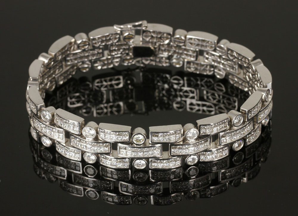 Appraisal: - K White Gold and Diamond Bracelet K white gold