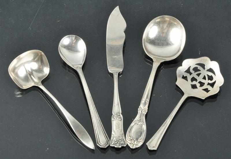 Appraisal: Lot of Sterling Silver Flatware Pieces Description Includes one nut