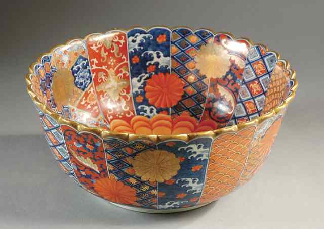 Appraisal: A MAGNIFICENT JAPANESE IMARI PORCELAIN BOWL painted with panels of